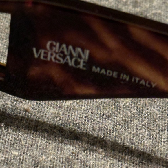 Versace Sunglasses 90's fabulous .like new - Picture 6 of 6